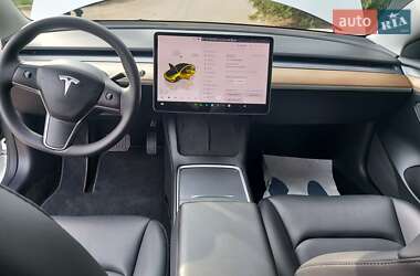 Седан Tesla Model 3 2022 в 