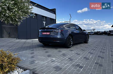 Седан Tesla Model 3 2020 в 