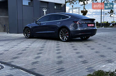 Седан Tesla Model 3 2020 в 