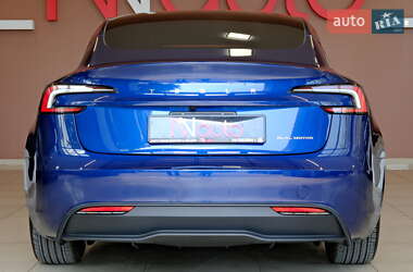 Седан Tesla Model 3 2025 в 