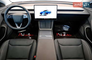Седан Tesla Model 3 2025 в 