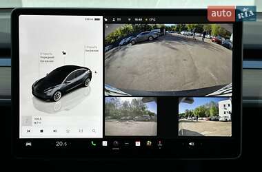 Седан Tesla Model 3 2023 в 