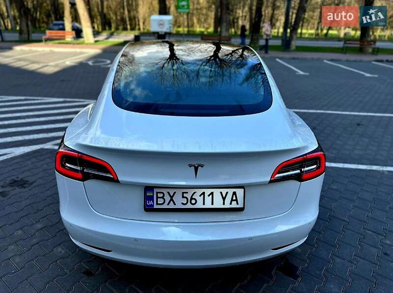 Седан Tesla Model 3 2021 в Хмельницком