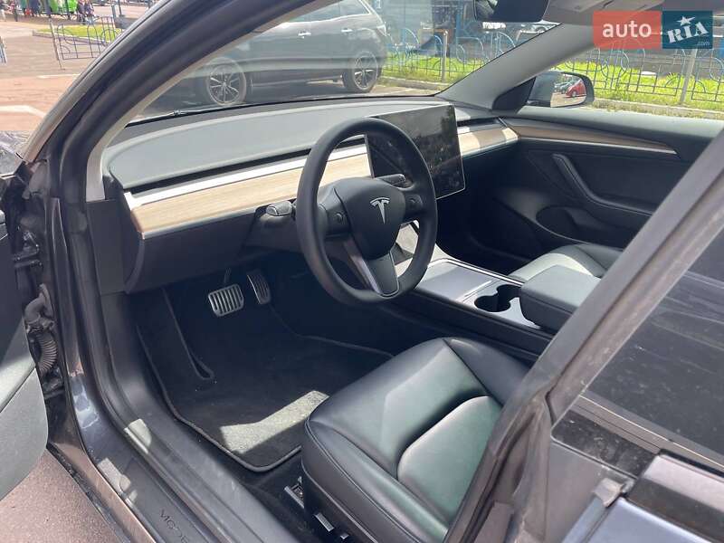 Седан Tesla Model 3 2023 в Києві