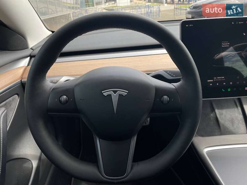 Седан Tesla Model 3 2023 в Києві