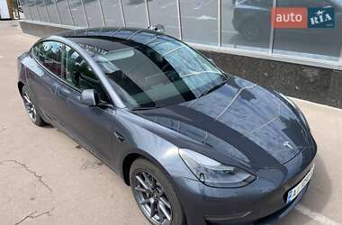 Седан Tesla Model 3 2023 в 
