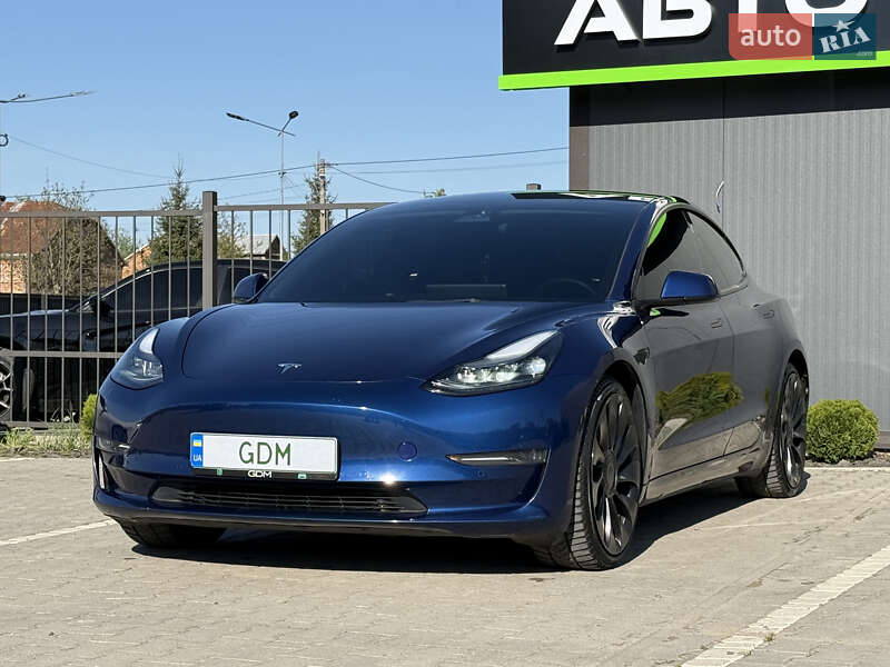Седан Tesla Model 3 2022 в Львові