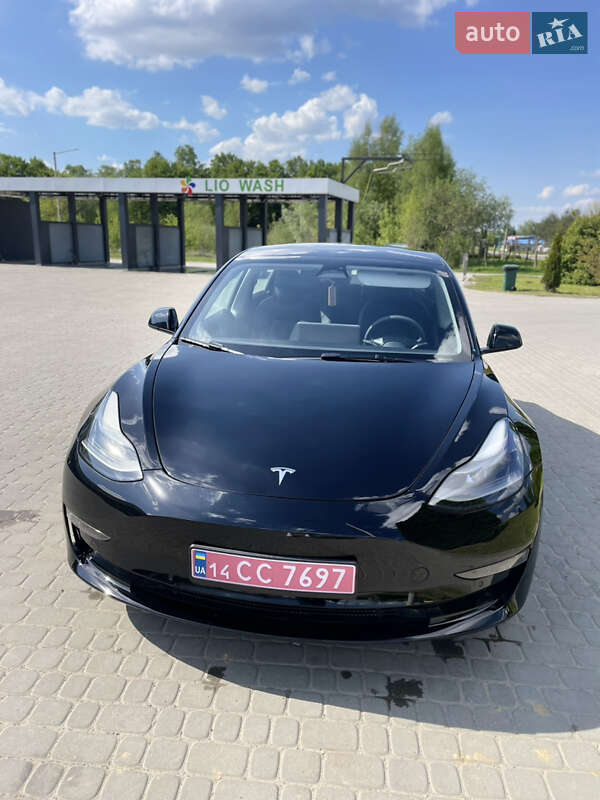 Седан Tesla Model 3 2022 в Самборі