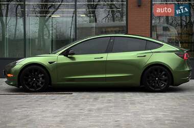Седан Tesla Model 3 2021 в 