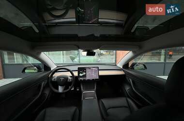 Седан Tesla Model 3 2021 в 