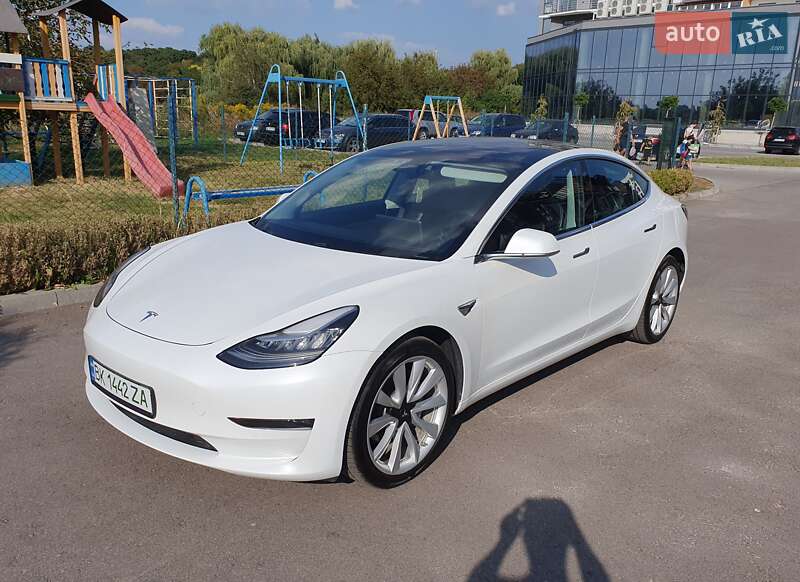 Седан Tesla Model 3 2020 в Рівному фото 31 Седан Tesla Model 3 2020 в Рівному