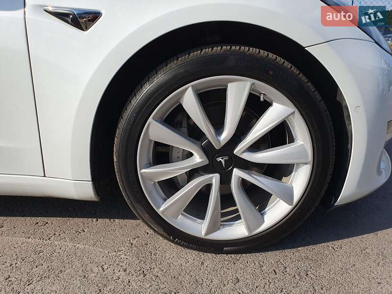 Седан Tesla Model 3 2020 в Рівному фото 51 Седан Tesla Model 3 2020 в Рівному
