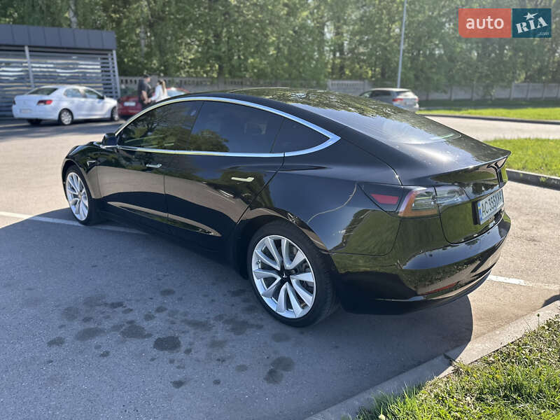 Седан Tesla Model 3 2019 в Виннице
