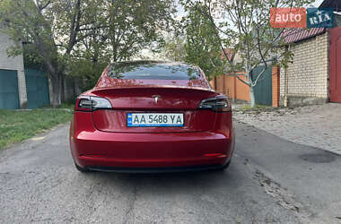 Седан Tesla Model 3 2019 в 