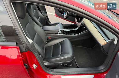 Седан Tesla Model 3 2019 в 