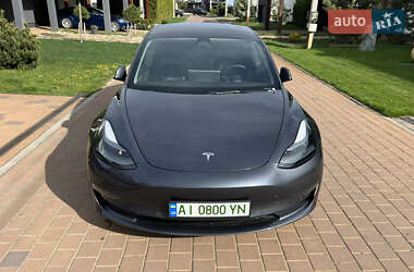 Седан Tesla Model 3 2022 в 