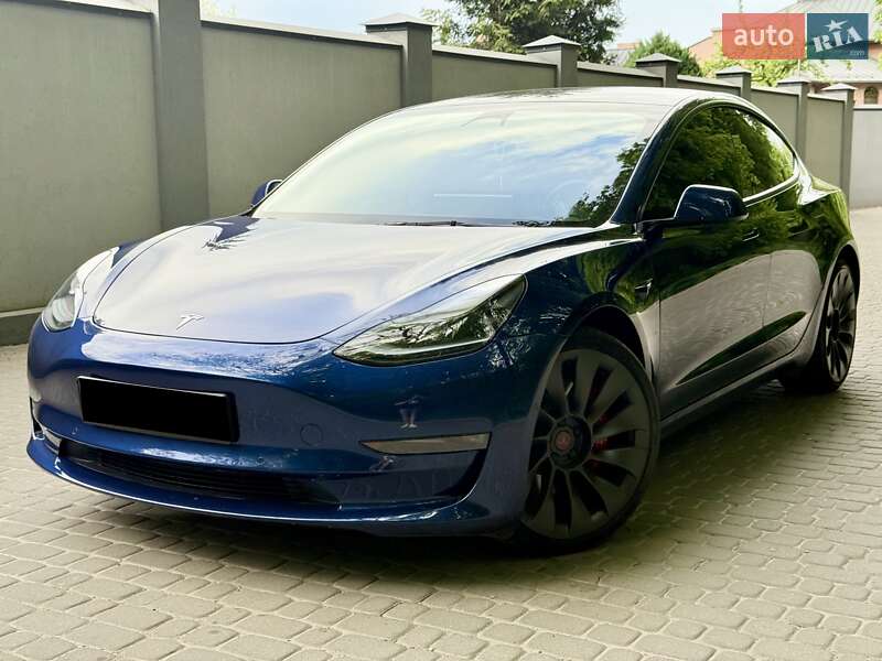 Седан Tesla Model 3 2022 в Львове