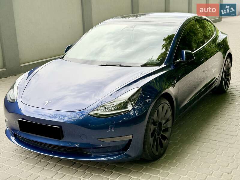Седан Tesla Model 3 2022 в Львове