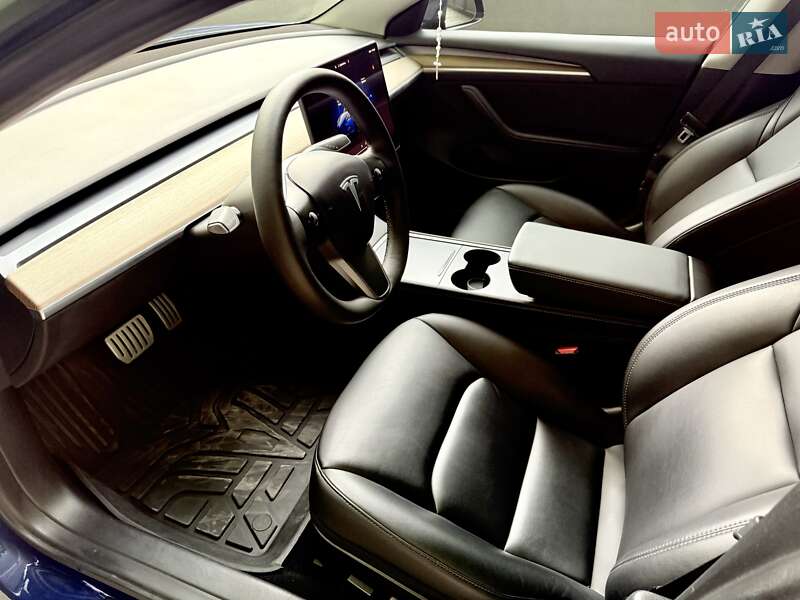 Седан Tesla Model 3 2022 в Львове