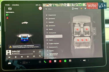 Седан Tesla Model 3 2022 в 