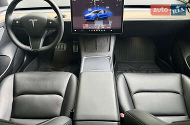 Седан Tesla Model 3 2022 в 