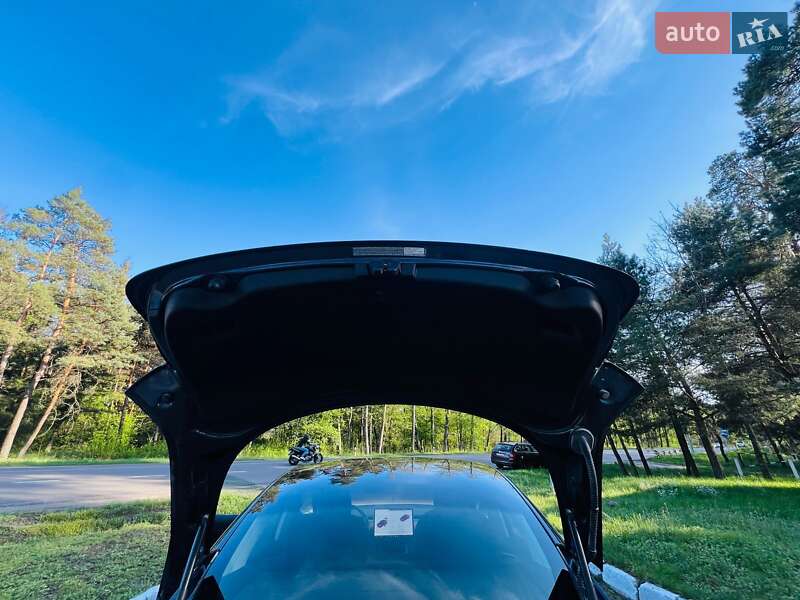 Седан Tesla Model 3 2019 в Луцьку