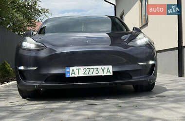 Седан Tesla Model 3 2020 в 