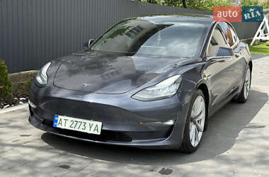 Седан Tesla Model 3 2020 в 