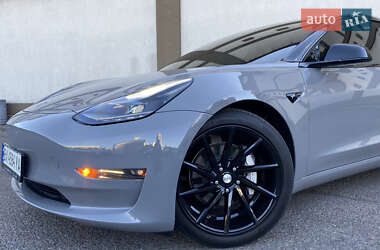 Седан Tesla Model 3 2019 в Киеве