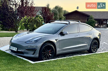 Седан Tesla Model 3 2021 в Киеве