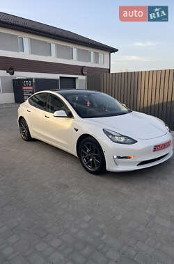 Седан Tesla Model 3 2022 в Киеве