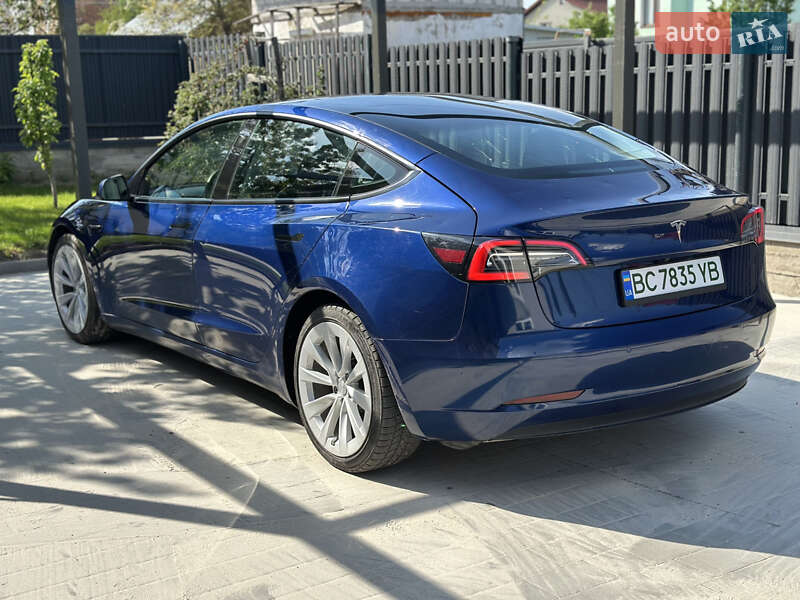 Седан Tesla Model 3 2022 в Львові