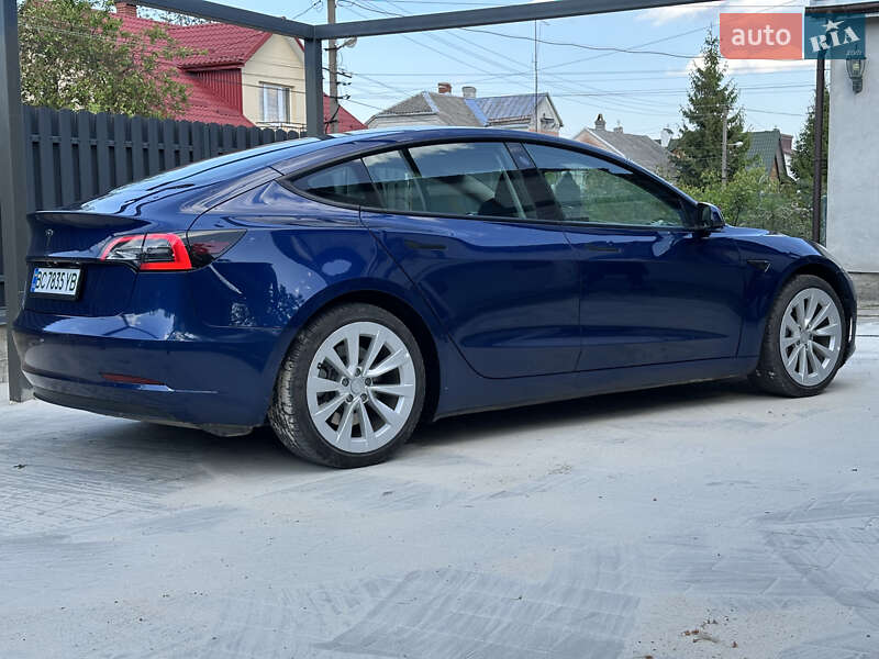 Седан Tesla Model 3 2022 в Львові