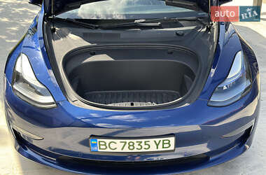 Седан Tesla Model 3 2022 в 