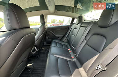 Седан Tesla Model 3 2019 в 