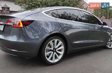 Седан Tesla Model 3 2018 в Ровно