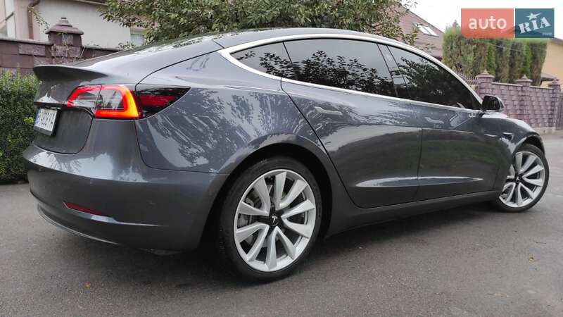 Tesla Model 3 2018