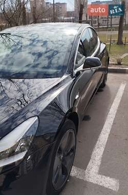 Седан Tesla Model 3 2019 в 