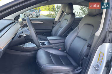 Седан Tesla Model 3 2021 в 