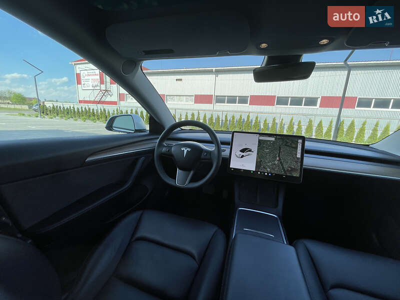 Седан Tesla Model 3 2021 в Луцке