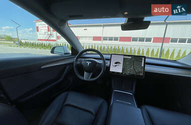 Седан Tesla Model 3 2021 в 