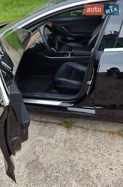 Седан Tesla Model 3 2019 в 