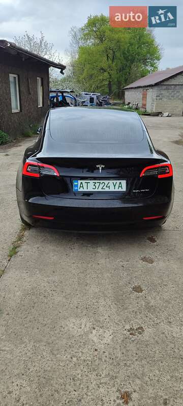 Седан Tesla Model 3 2019 в Коломиї