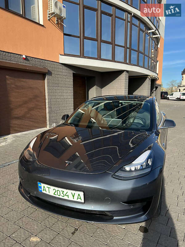 Tesla Model 3 2019