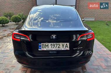 Седан Tesla Model 3 2022 в 