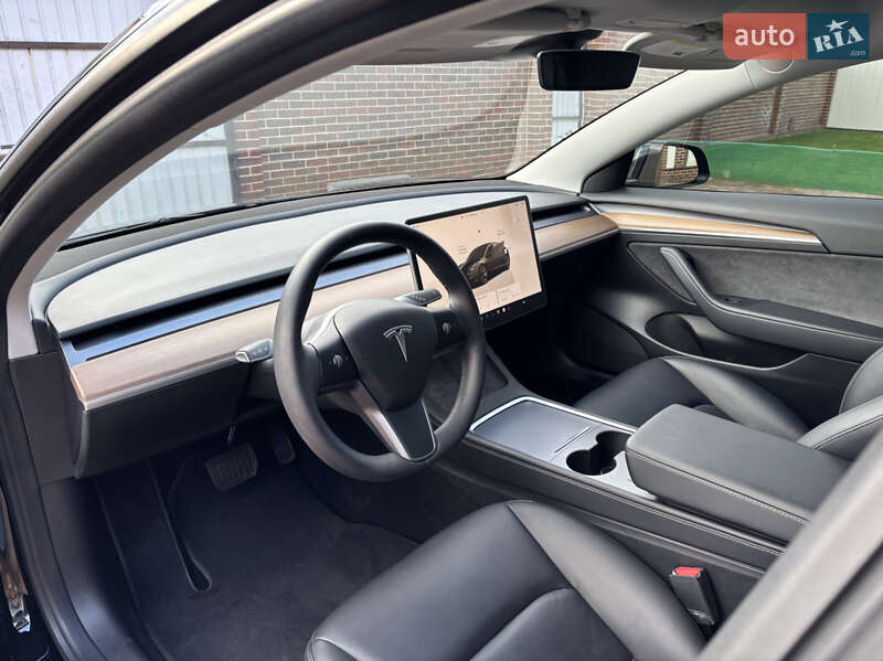Седан Tesla Model 3 2022 в Сумах