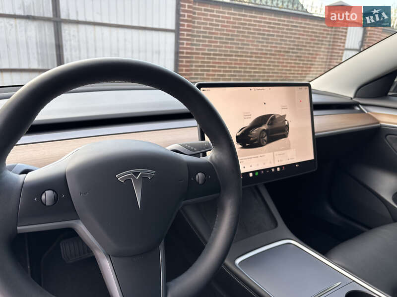 Седан Tesla Model 3 2022 в Сумах