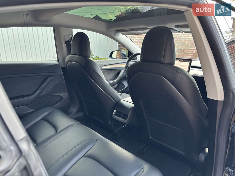 Седан Tesla Model 3 2022 в Сумах