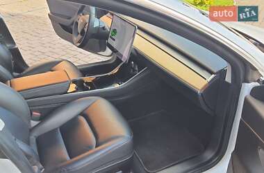 Седан Tesla Model 3 2019 в 