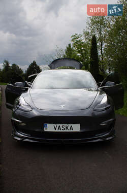 Седан Tesla Model 3 2018 в 